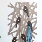 Vægfrakke i farvet træ med et moderne design - Alberuccell Viadurini