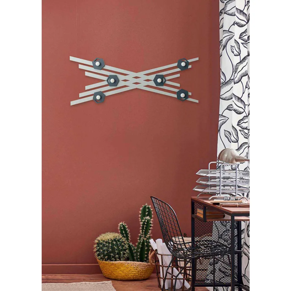 Vægfrakke i moderne design i farvet lakeret træ - Picassino Viadurini