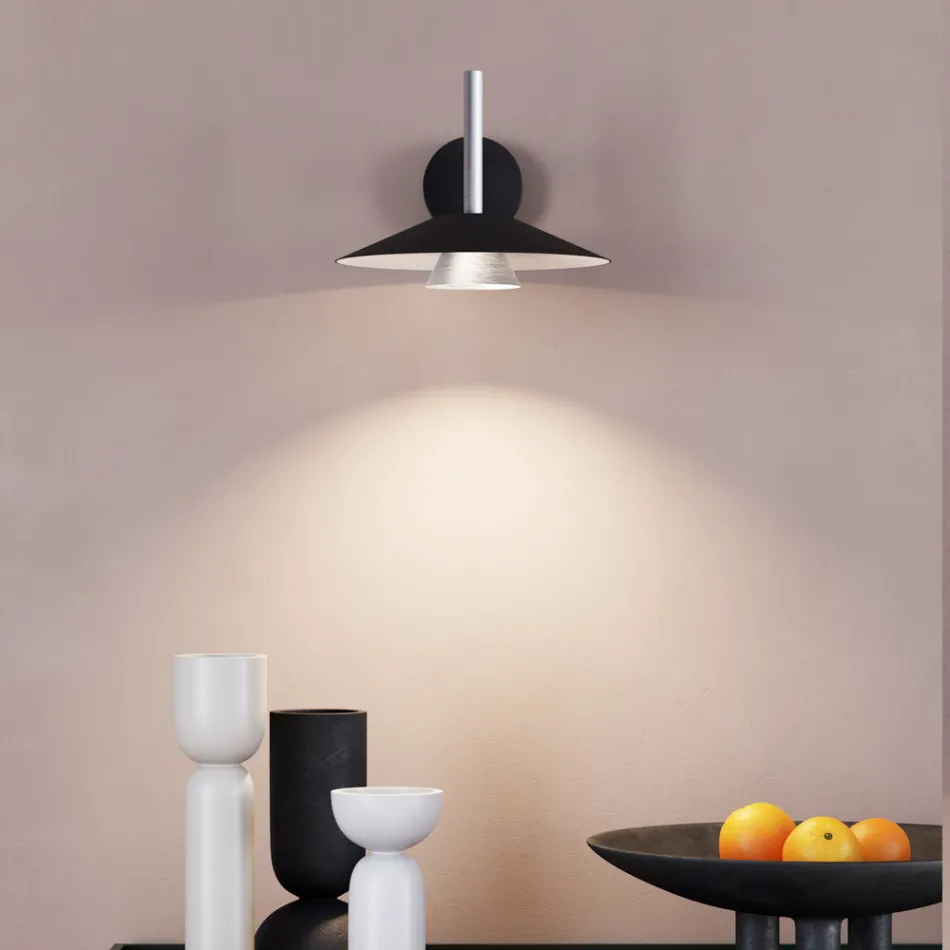 Metalvæglamper i forskellige finish fremstillet i Italien - Mira Viadurini