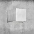 Væglampe i messing og gips fremstillet i Italien - Cubetto Aldo Bernardi Viadurini