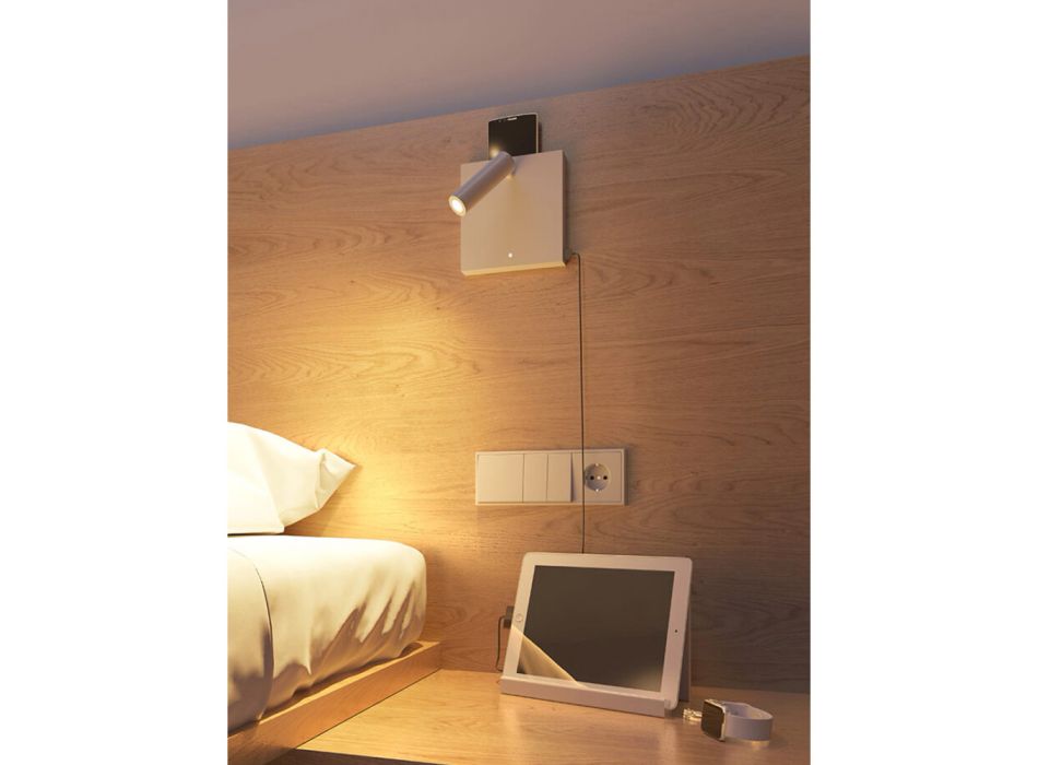 Dekorativ Led væglampe i hvid eller sort aluminium med USB-porte - Paola Viadurini