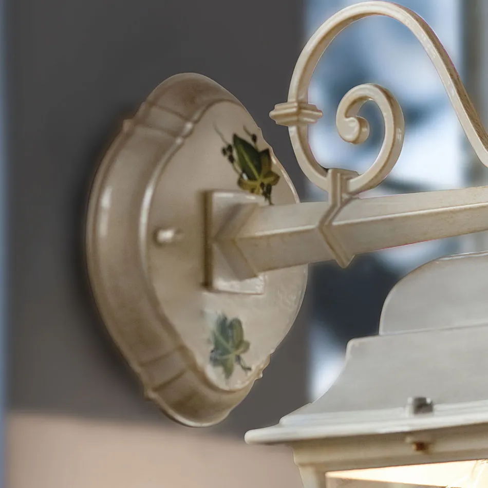 Udendørs væglampe i hvid aluminium og håndmalet dekoration - Gorizia Viadurini