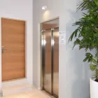 Rund dekorativ væglampe Led 7W i hvid eller sort aluminium - Kina Viadurini