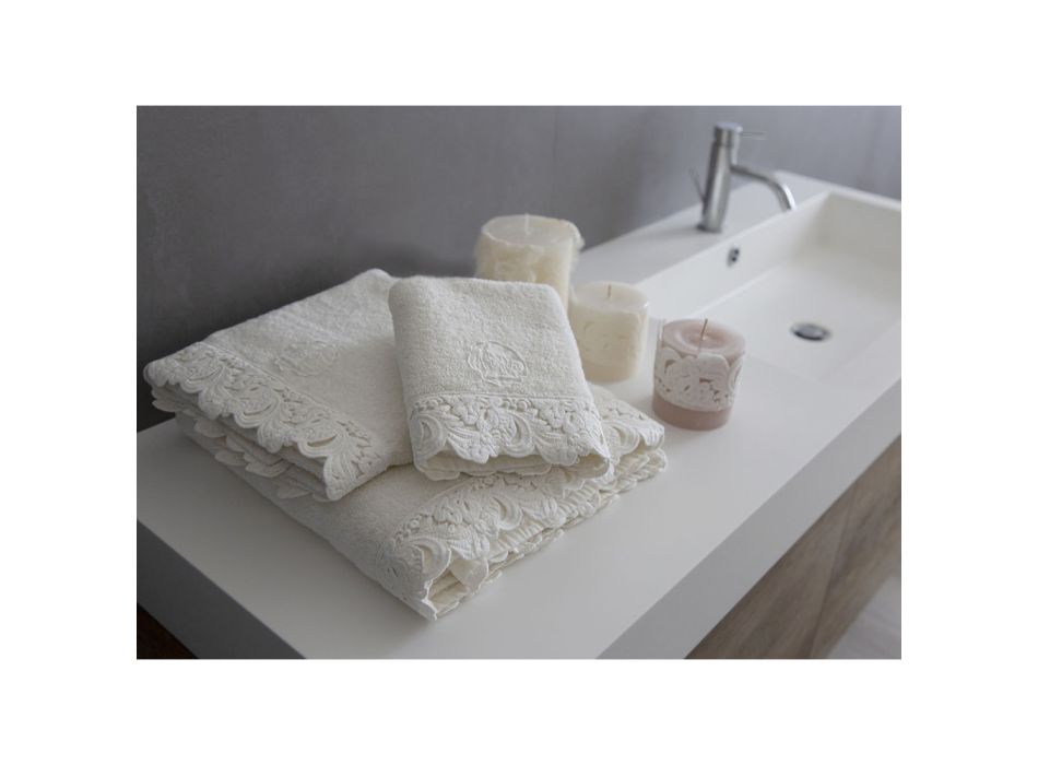 Armonia Ansigtshåndklæder i bomuld og blonder, gæstehåndklæder og badehåndklæder - Frollo Viadurini