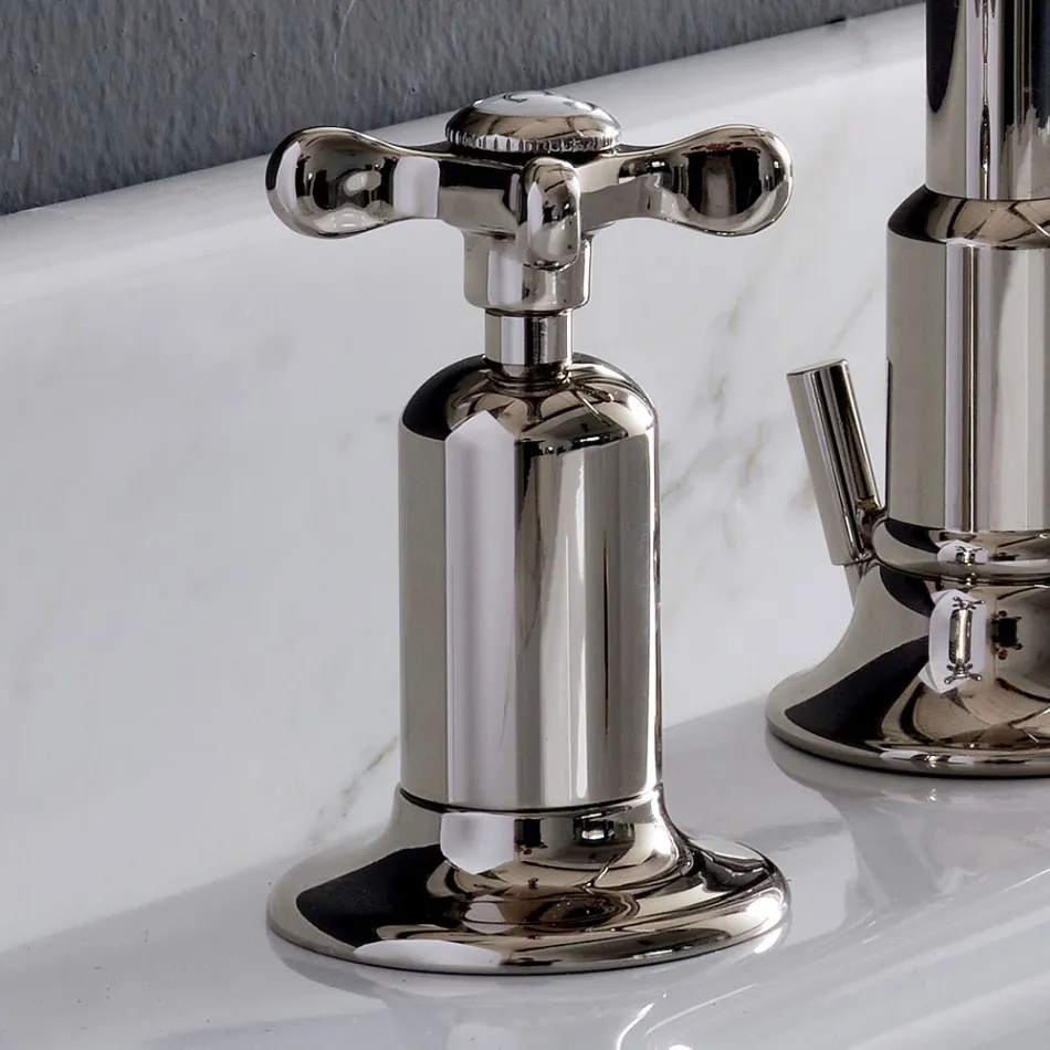 3-huls håndvaskarmatur med høj tud i nikkel finish Made in Italy - Rød Viadurini