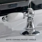 3-hullers håndvaskarmatur med klassiske greb i håndlavet messing - Noriana Viadurini