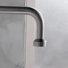 Moderne 3-hullers håndvaskarmatur med røde og blå linjer Lavet i Italien - Quito Viadurini