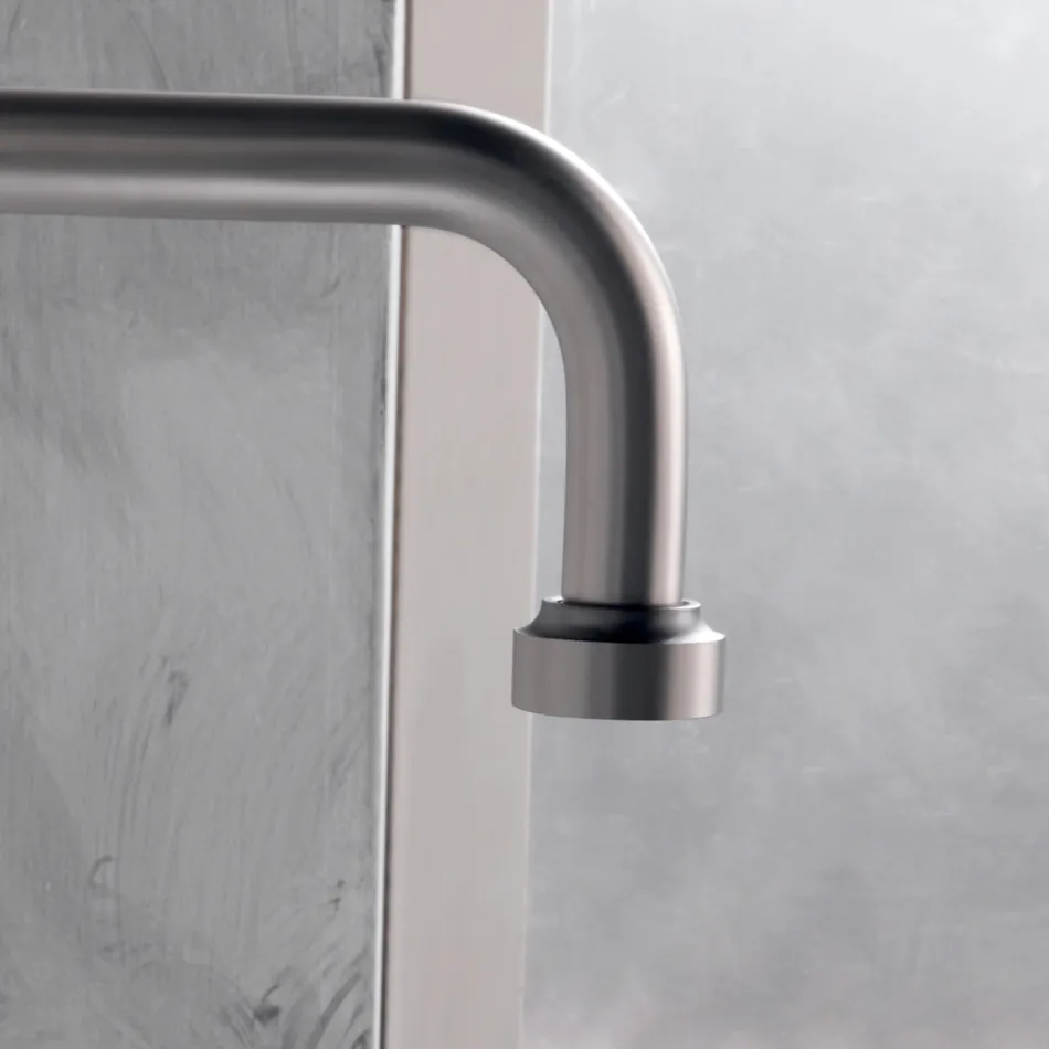 Moderne 3-hullers håndvaskarmatur med røde og blå linjer Lavet i Italien - Quito Viadurini