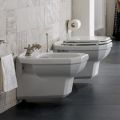 Hvidt keramisk hængende bidet i klassisk stil, lavet i Italien - Nausica