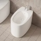 Gulvmonteret keramisk bidet i forskellige farver, lavet i Italien - Pige Viadurini