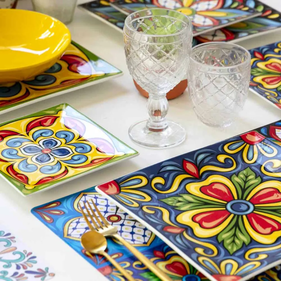 Vin eller vandbæger i farvet eller gennemsigtigt glas med dekorationer, 12 stykker - Rocca Viadurini