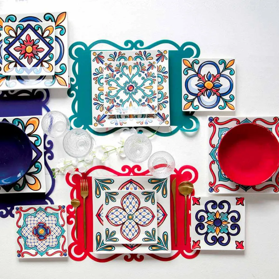 Vin eller vandbæger i farvet eller gennemsigtigt glas med dekorationer, 12 stykker - Rocca Viadurini