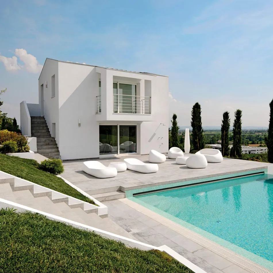 Design udendørs chaiselong i hvid polyethylen Fremstillet i Italien - Ervin Viadurini