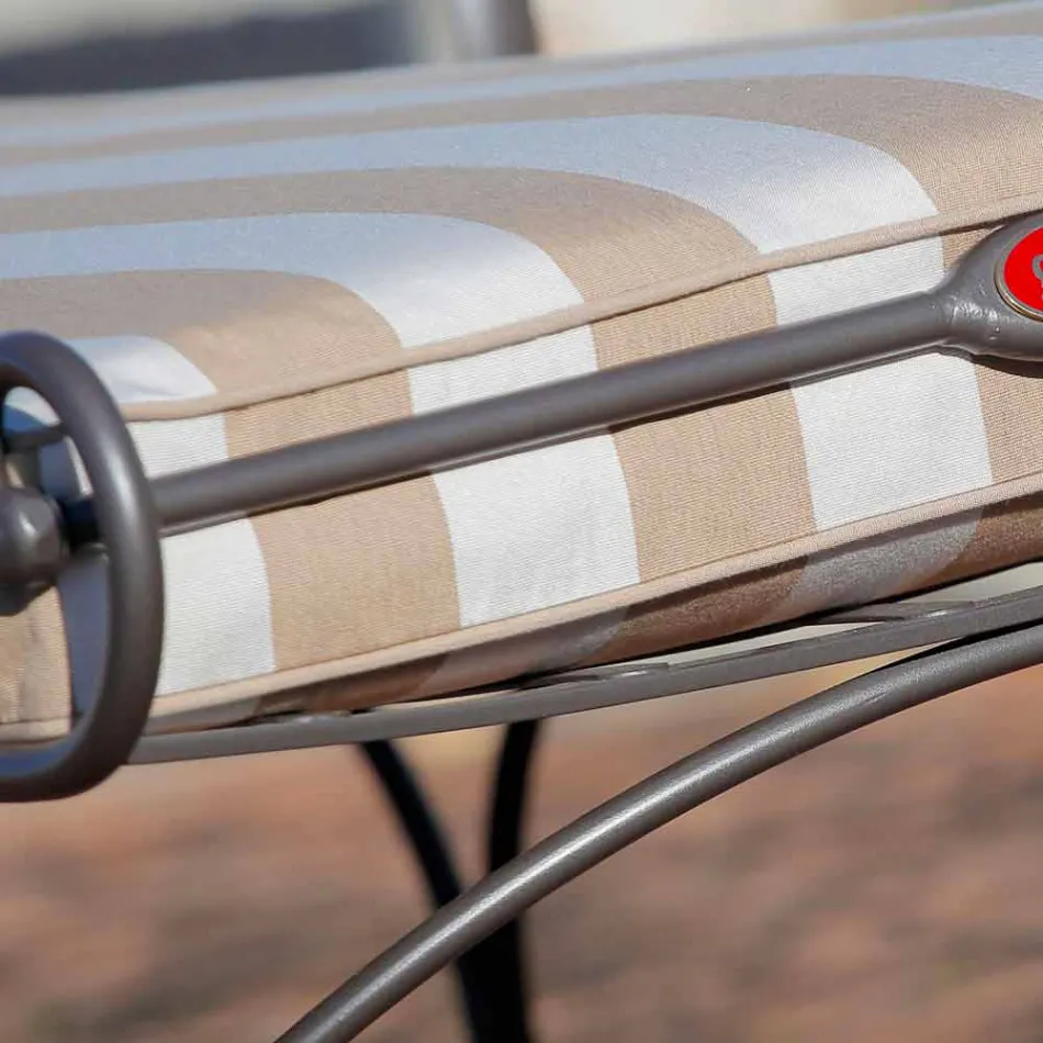 Udendørs chaiselong i jern og håndlavet stof Fremstillet i Italien - Slap af Viadurini