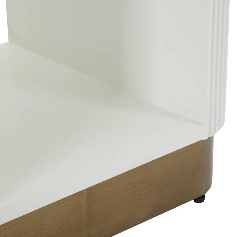 Natbord af træ dekoreret med relieflinjer med skuffe og hylde - Rachel Viadurini