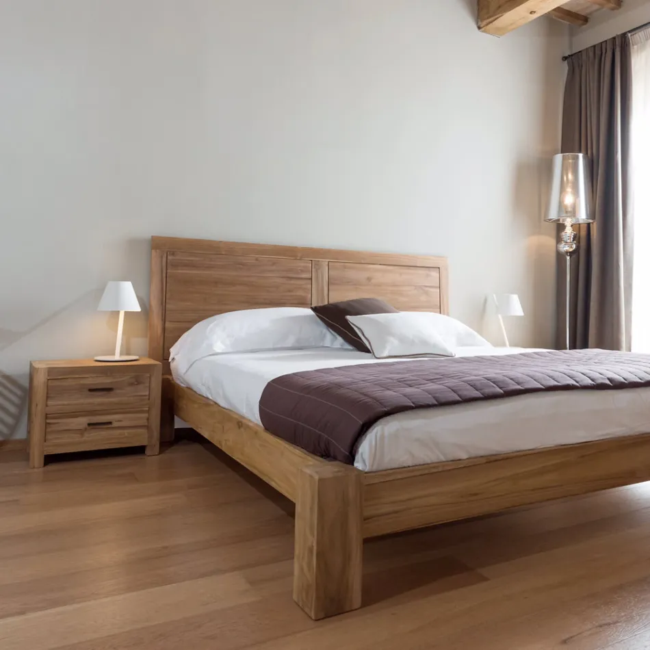 Natbord i massivt teaktræ med 2 skuffer - Vovinam Viadurini