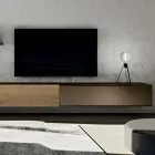 Moderne vægkomposition i nordisk knudret eg og jernfinish - Iselin Viadurini