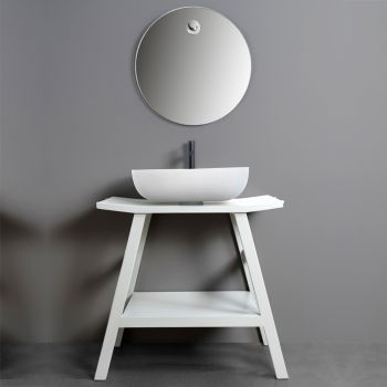Hvid badeværelseskomposition med ridsefast tilbehør og spejl - Patryk