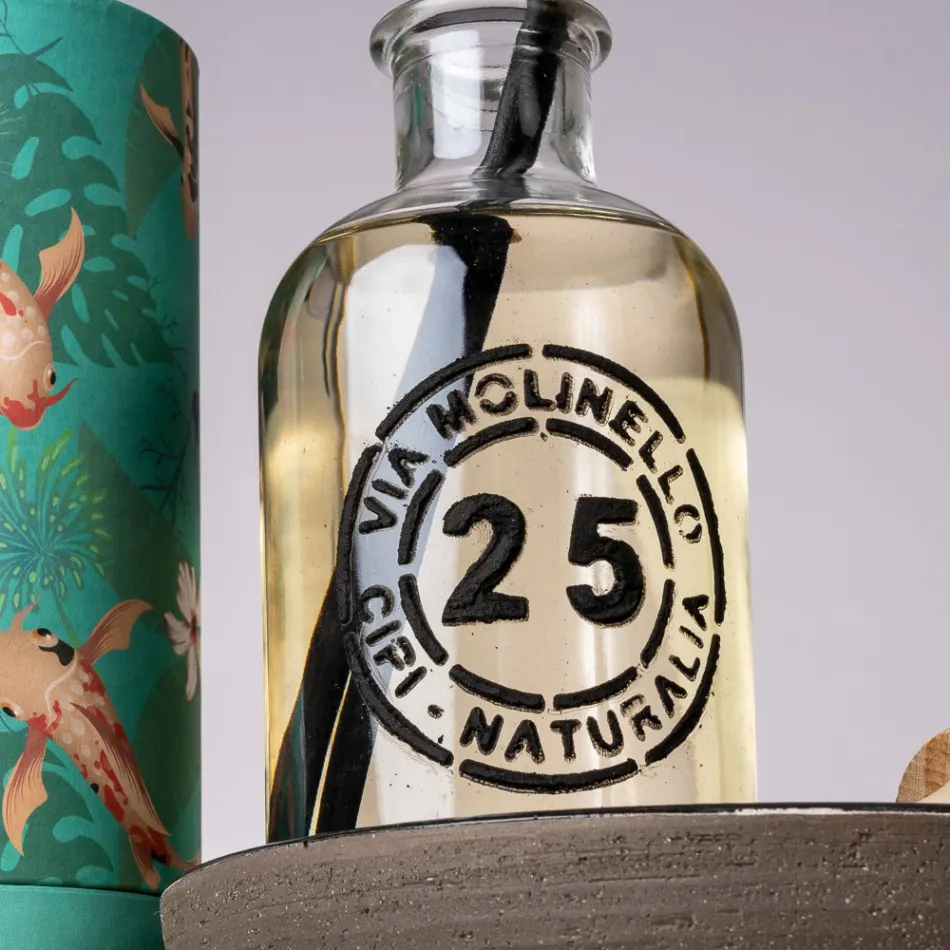 Hvid badeværelsessammensætning med jordstøtte og designtilbehør - Georges Viadurini