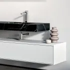 Badeværelseskomposition med 1 hvid skuffe, spejl og Marquina HPL-hylde - Velaria Viadurini