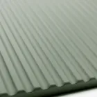 Badeværelsessammensætning med spejl og metalvægenheder lavet i Italien - Efesto Viadurini