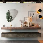 Badeværelsessammensætning med moderne spejl og konsolhåndvask Made in Italy - Palom Viadurini