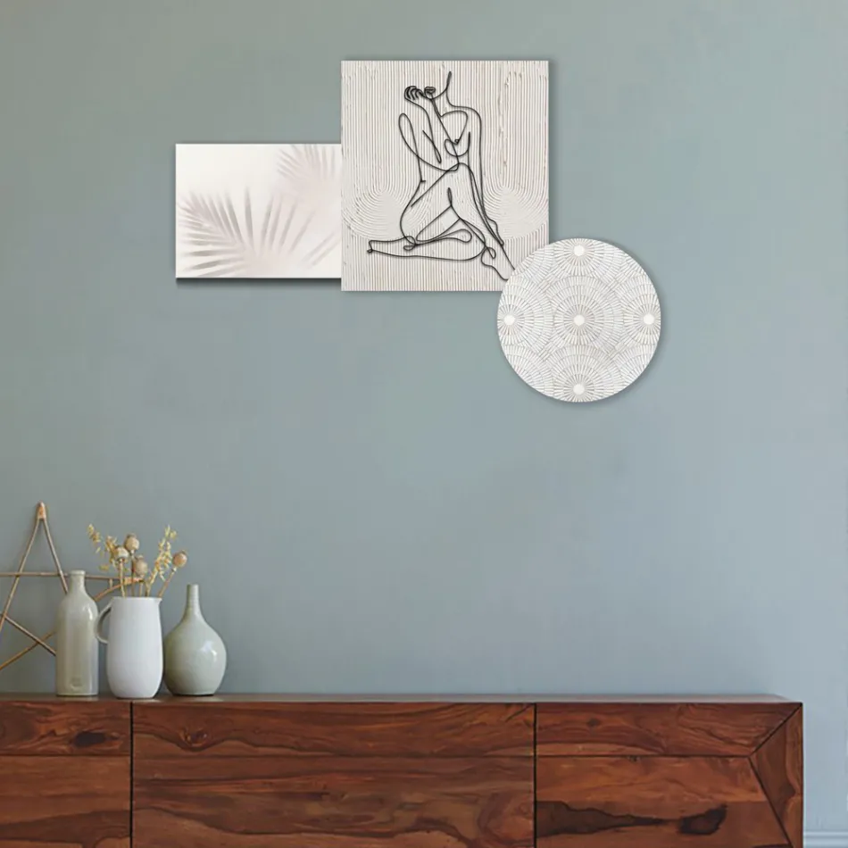 Sammensætning af 3 paneler med stilisering af en kvinde lavet i Italien - Kaori Viadurini