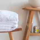 Sammensætning af badeværelsesmøbler i massivt teaktræ af moderne design - Azina Viadurini