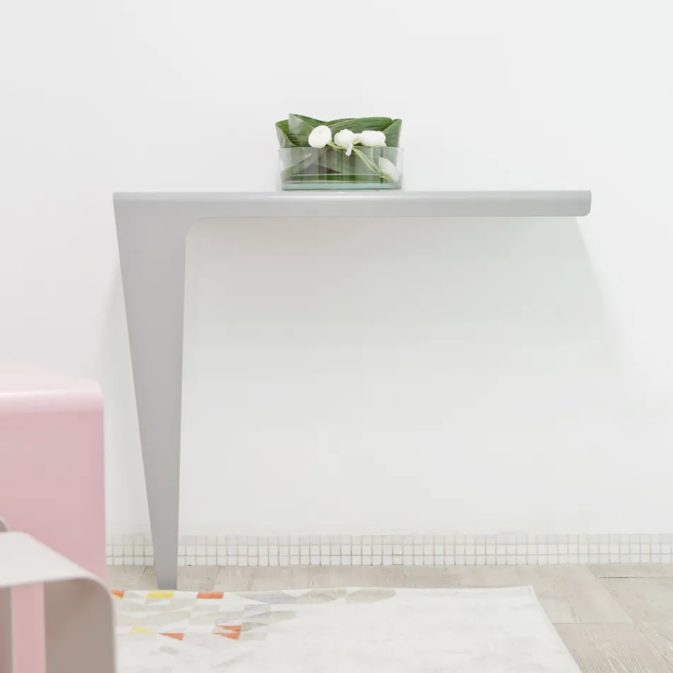 Moderne minimal designkonsol i farvet metal fremstillet i Italien - Benjamin Viadurini
