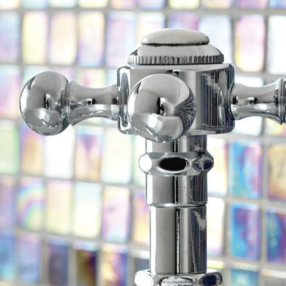 Et par vintage design håndvaskehaner i messing lavet i Italien - Elisea Viadurini