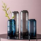 Par dekorative vaser i blåt og røget farvet glas, moderne design - Adriano Viadurini