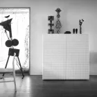 design skænk med 2 døre hvid, sort eller guld mønster Flora Viadurini