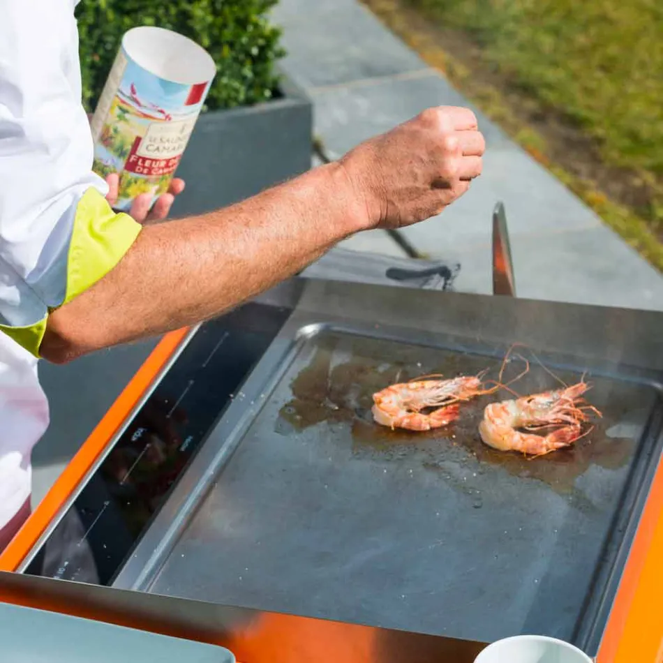 Moderne udendørs havekøkken på træ- og stålhjul - Buoncalliope Viadurini