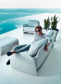 Moderne haven sofa Pezzettina af Vondom, lavet med polyethylen