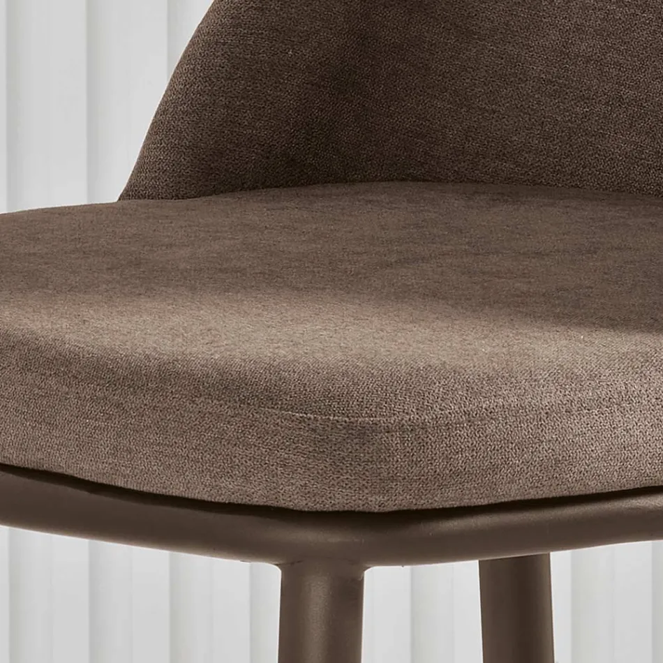 To polstrede stole med metalstel og et afbalanceret design - Silke Viadurini