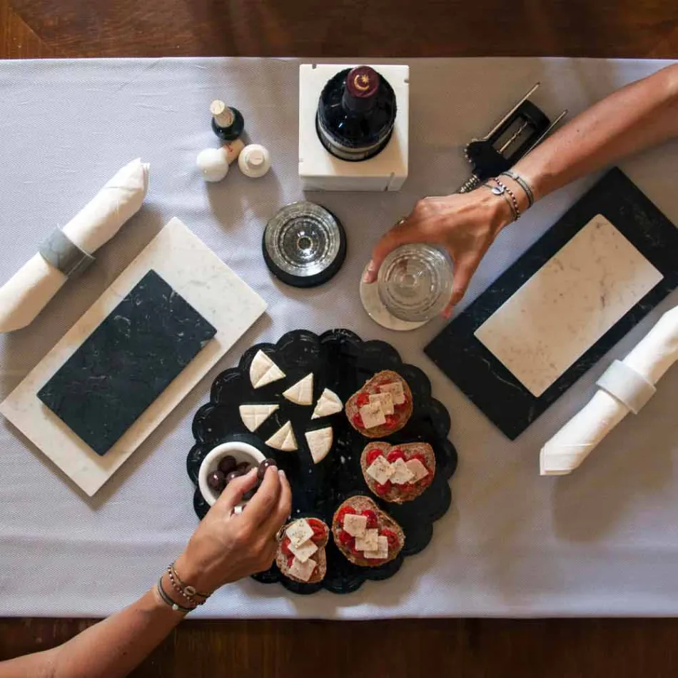 To underlæggere i hvid og grå marmor med kork fremstillet i Italien - Jessa Viadurini