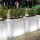 To-drevet og farvet polyethylen lys plantekasse fremstillet i Italien - Barbia Viadurini