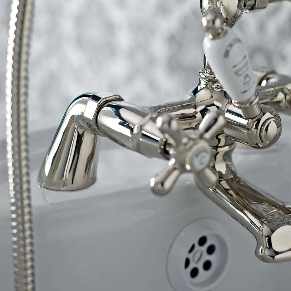 Klassisk badekarsarmatur med håndbruser i messing Made in Italy - Ercolina Viadurini