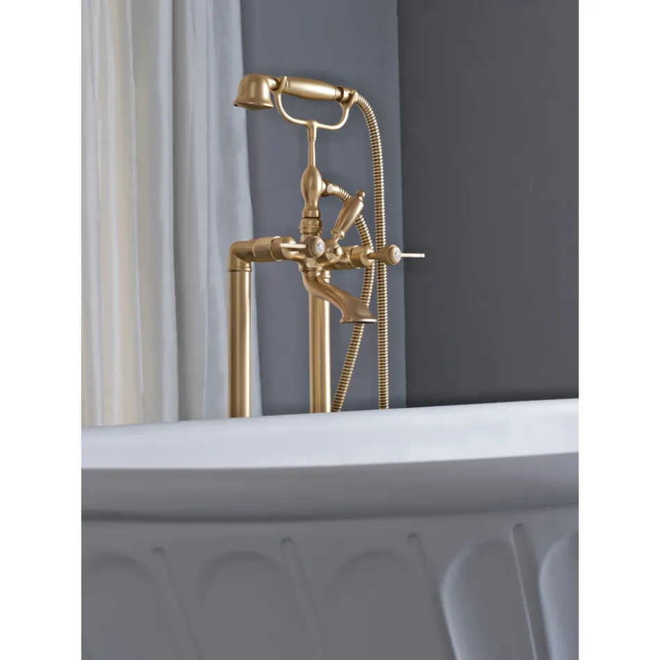 Gulvstående badekar med håndbruser og fleksibel slange Made in Italy - Milano Viadurini