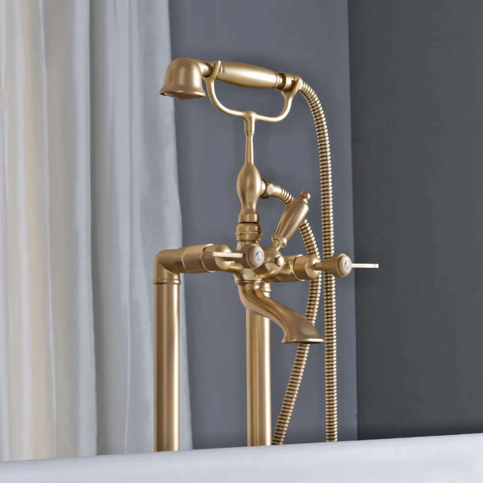 Gulvstående badekar med håndbruser og fleksibel slange Made in Italy - Milano Viadurini