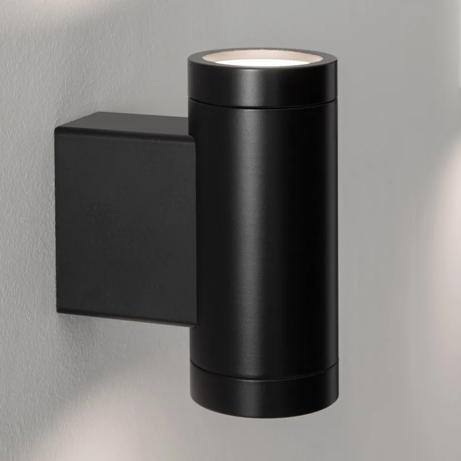 Design udendørs væglampe i hvid eller sort aluminium - Leopida Viadurini