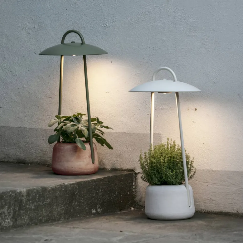 Udendørslampe med plantekasse i ler, aluminium og messing - Cappello Viadurini