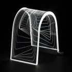 Transparent akrylkrystal bordlampe med indgraveret dekoration - Bertella Viadurini