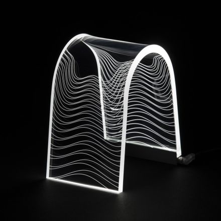 Transparent akrylkrystal bordlampe med indgraveret dekoration - Bertella Viadurini