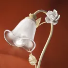 Bordlampe i jern og glas med rose af keramisk dekoration - Siena Viadurini
