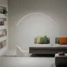 Gulvlampe i malet metal med dæmpbart LED lys - Eucalyptus Viadurini