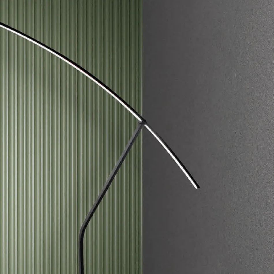 Gulvlampe i metal malet i forskellige farver og dæmpbar LED - ahorn Viadurini