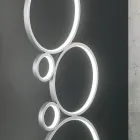 Moderne LED gulvlampe i guld eller sølvmalet metal - Punto Viadurini