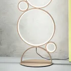 Moderne LED gulvlampe i guld eller sølvmalet metal - Punto Viadurini