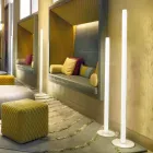 Slide Flux slank gulvlampe i methacrylat produceret i Italien Viadurini